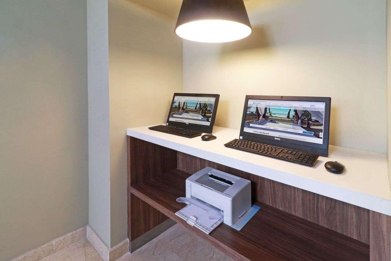 Wyndham Garden Monterrey Valle Real מראה חיצוני תמונה