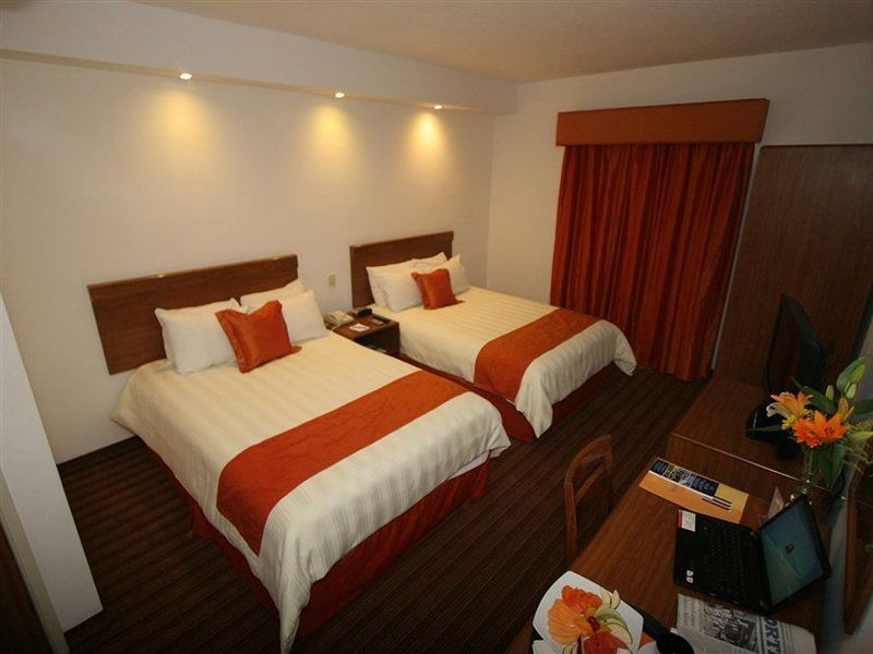 Wyndham Garden Monterrey Valle Real מראה חיצוני תמונה