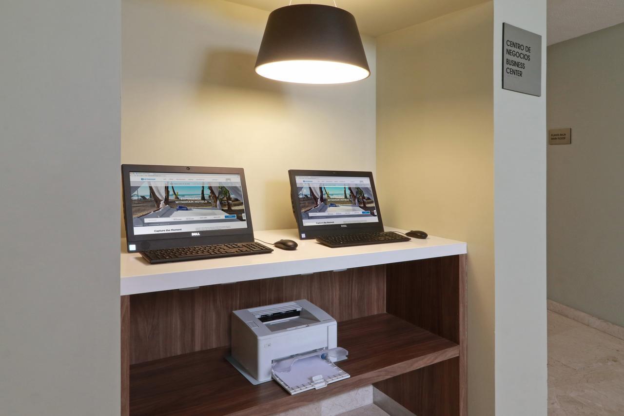 Wyndham Garden Monterrey Valle Real מראה חיצוני תמונה