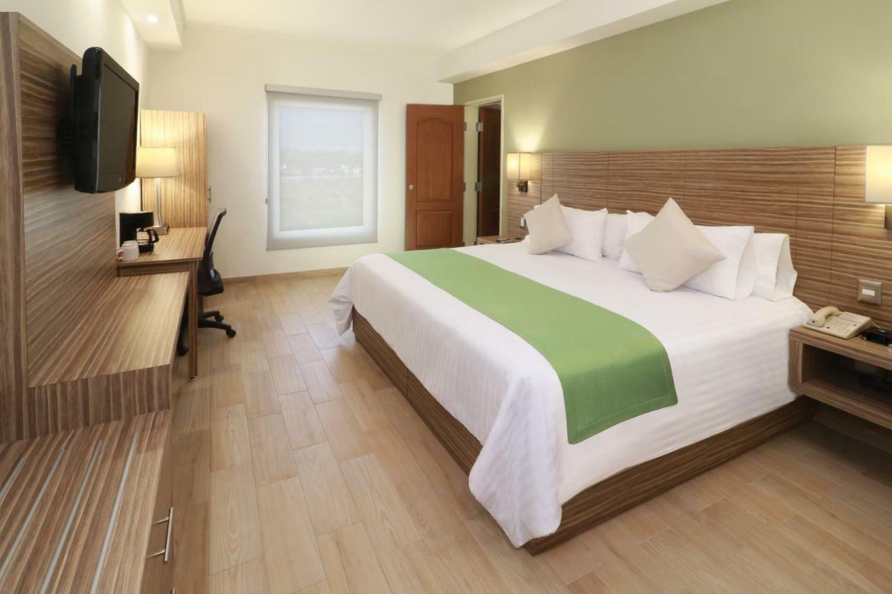 Wyndham Garden Monterrey Valle Real מראה חיצוני תמונה